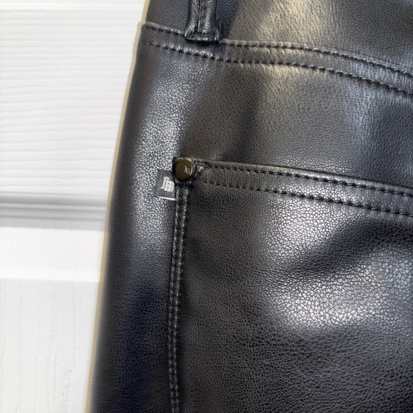 JUDY BLUE BLACK FAUX LEATHER TUMMY CONTROL HIGH RISE STRAIGHT SZ 26​ - Picture 6 of 8